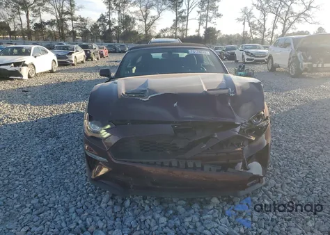 2018 Ford Mustang z USA, uszkodzony, nr VIN 1FATP8UH1J5178498